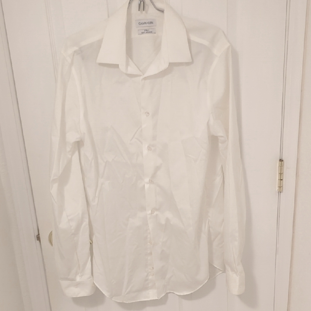 Calvin Klein Men's Classic White Dress Shirt